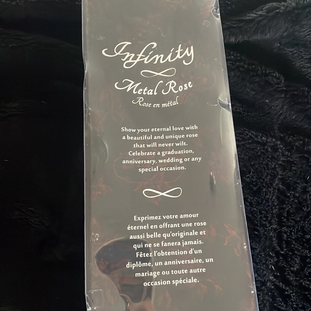 Infinity Metal Rose 🌹 - Picture 3 of 5